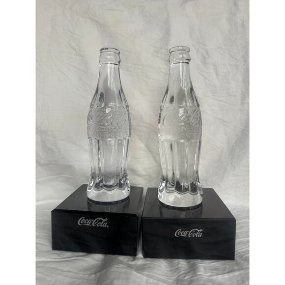 Set of 2 Coca-Cola Collectors Christmas‎ Bottles Hobbleskirt solid & stands 6 oz
